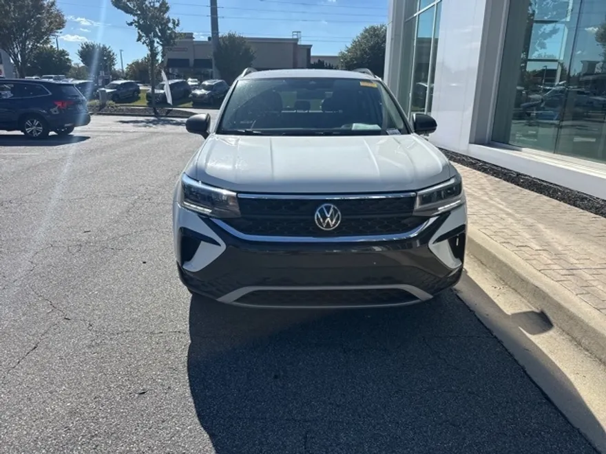 2022 Volkswagen Taos S photo 1