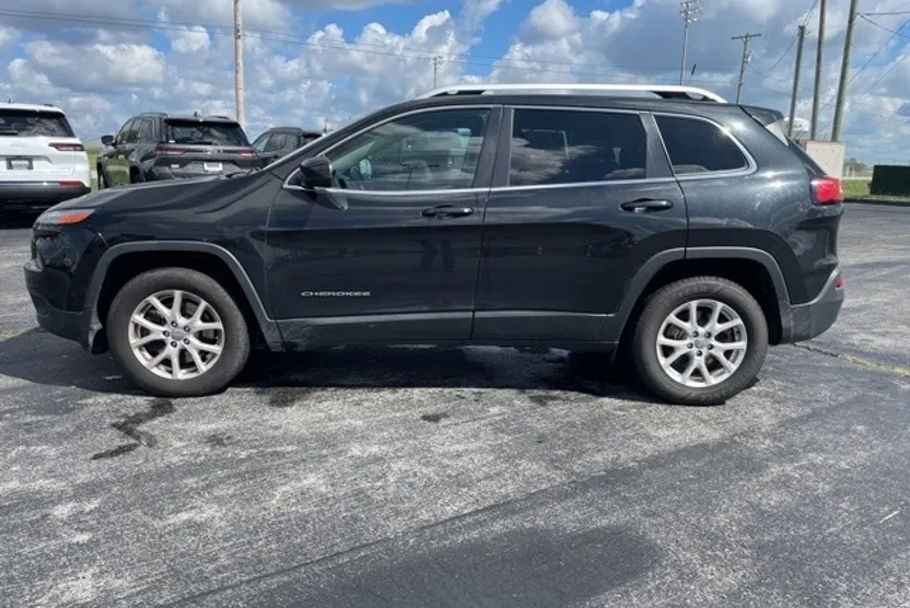 2015 Jeep Cherokee Latitude photo 1