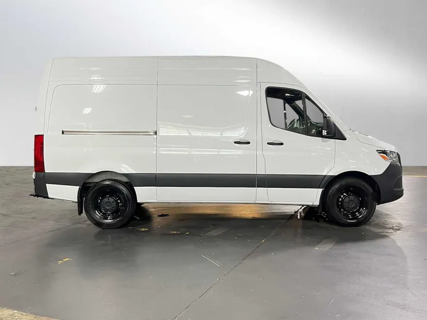 2025 Mercedes Benz Sprinter 2500 Standard Roof photo 1