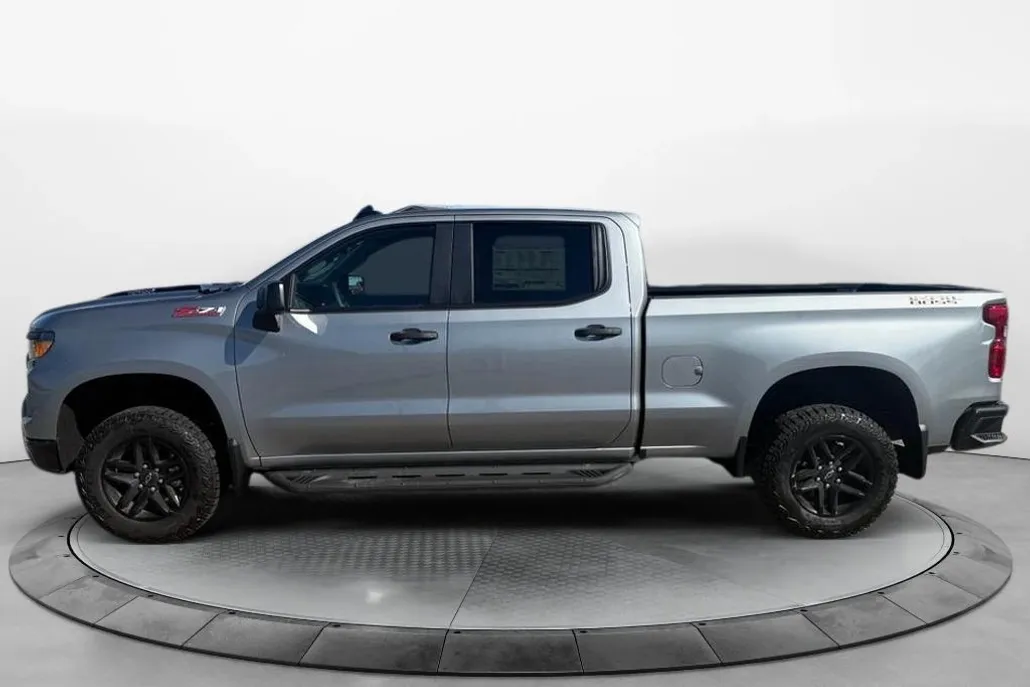 2025 Chevrolet Silverado 1500 Custom Trail Boss photo 1