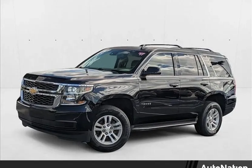 2017 Chevrolet Tahoe LT photo 1