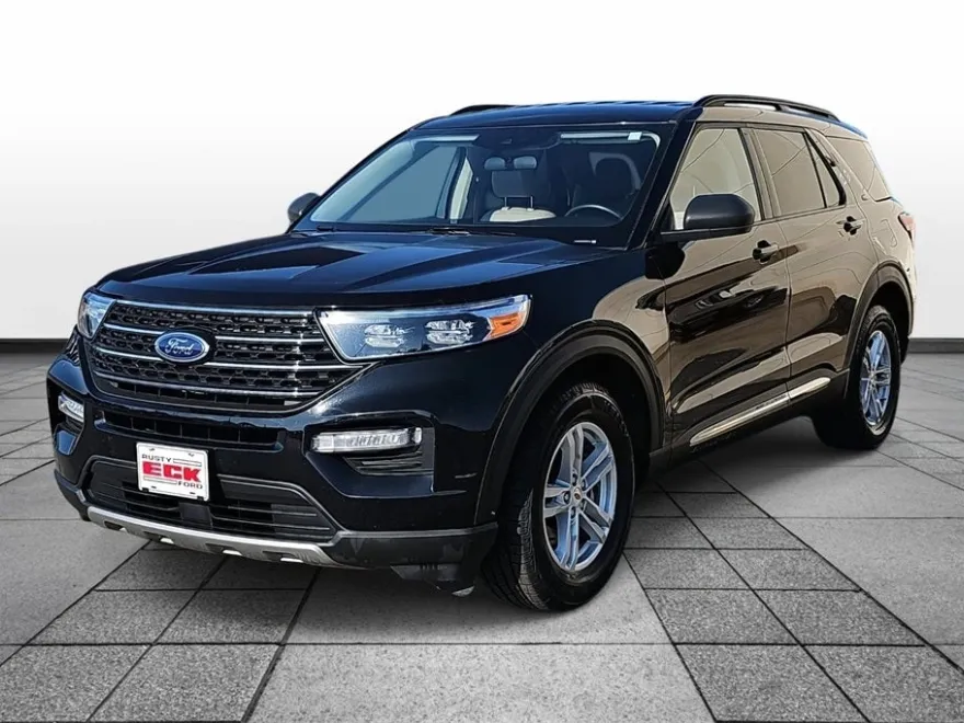 2024 Ford Explorer XLT photo 1