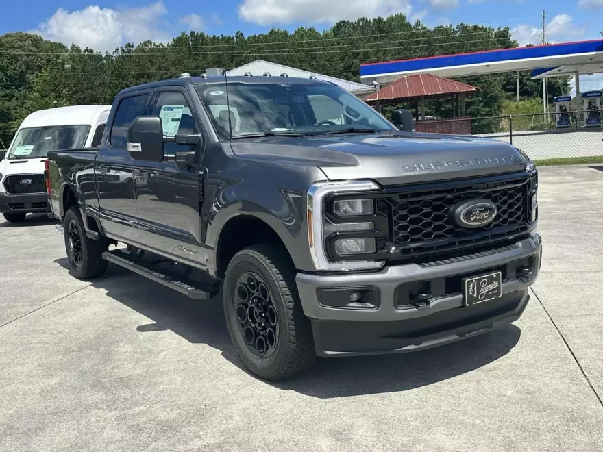 2025 Ford F-250 XLT photo 1