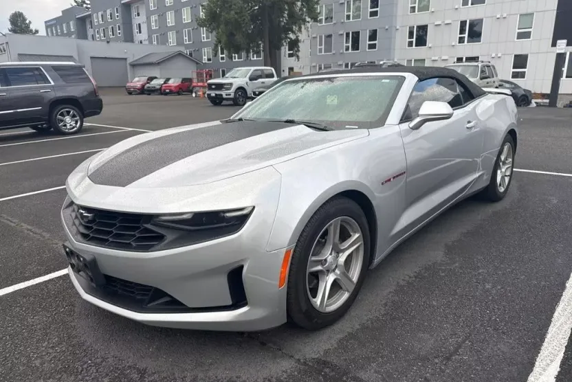 2019 Chevrolet Camaro 1LT photo 1