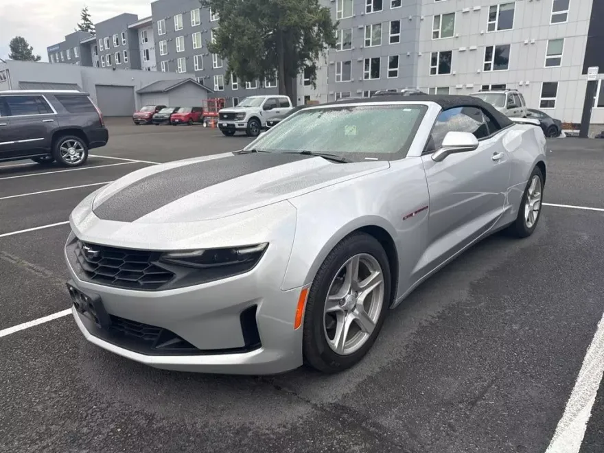 2019 Chevrolet Camaro 1LT photo 1