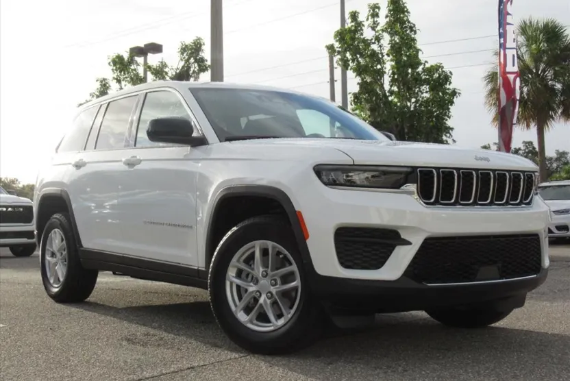 2025 Jeep Grand Cherokee Laredo X photo 1