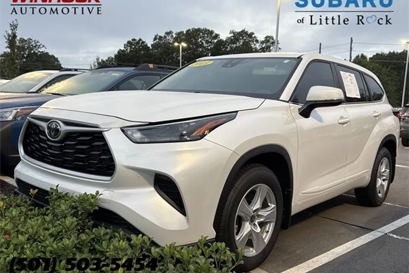 2023 Toyota Highlander L photo 1