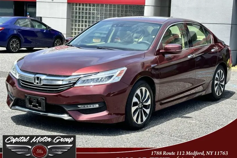 2017 Honda Accord Hybrid Touring photo 1