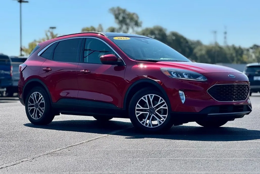 2022 Ford Escape SEL photo 1