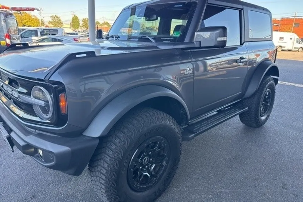 2023 Ford Bronco Outer Banks photo 1