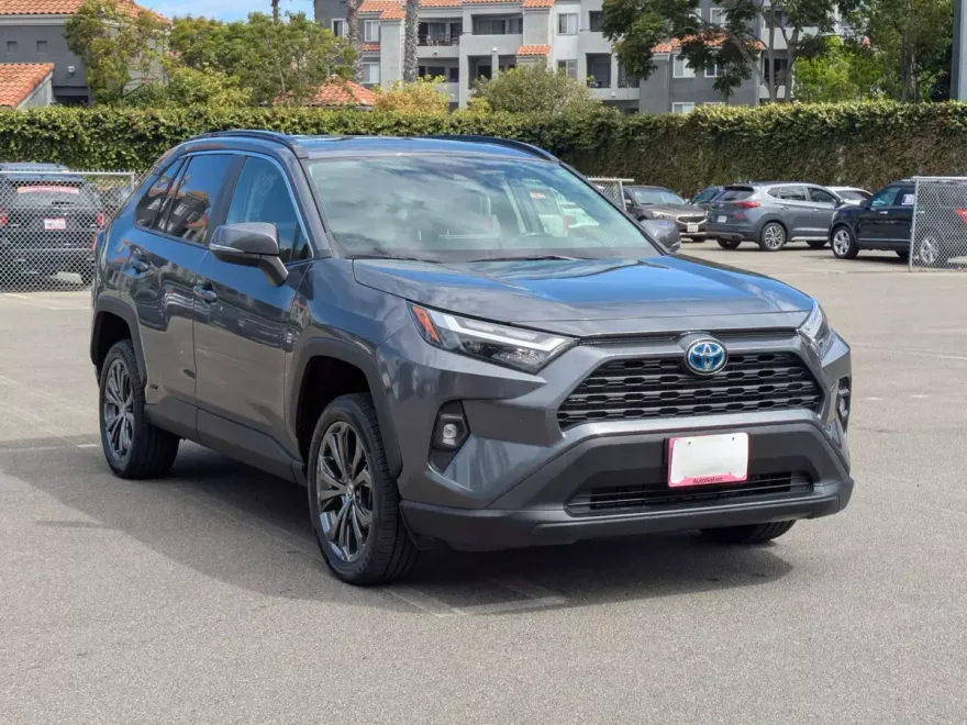 2023 Toyota RAV4 Hybrid XLE Premium photo 1