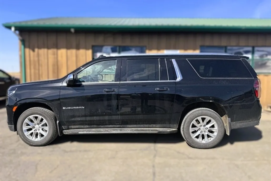 2024 Chevrolet Suburban Premier photo 1