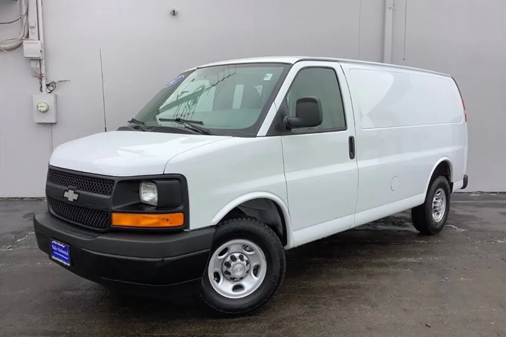 2017 Chevrolet Express 2500 Van photo 1