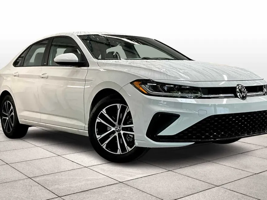 2026 Volkswagen Jetta Sport photo 1