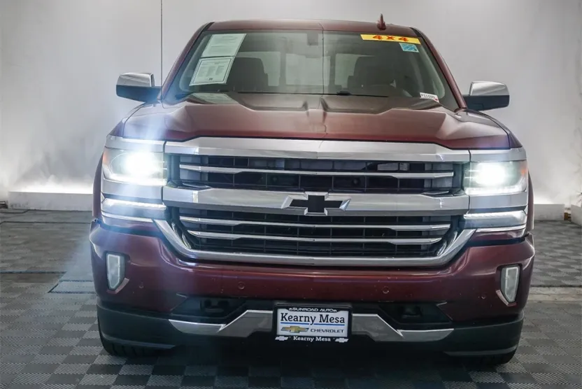 2016 Chevrolet Silverado High Country photo 1