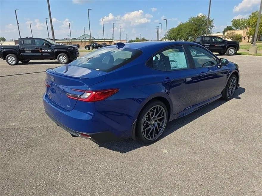 2026 Toyota Camry SE photo 1