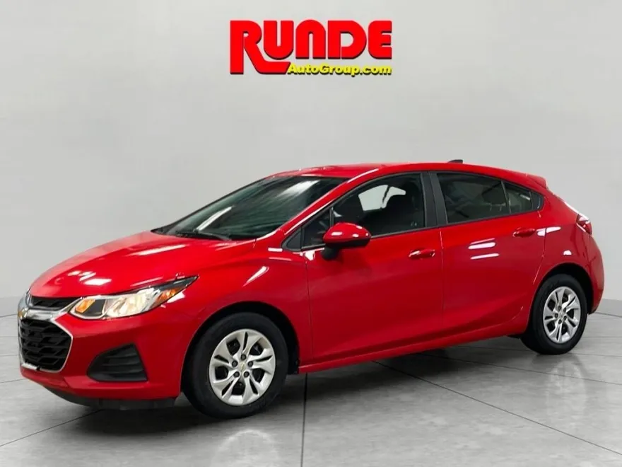 2019 Chevrolet Cruze LS photo 1