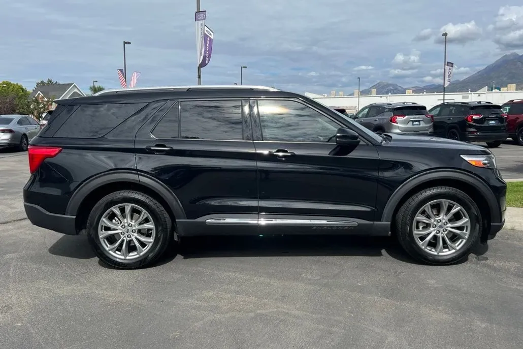 2020 Ford Explorer Limited photo 1