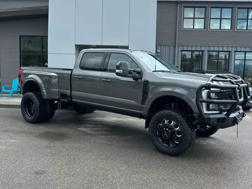 2024 Ford F-350 Lariat photo 1