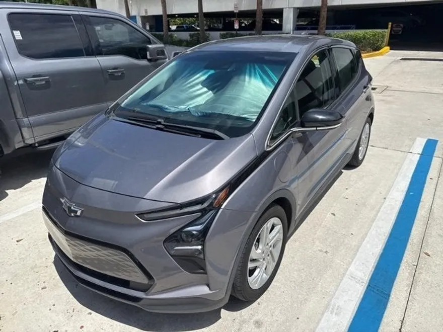 2022 Chevrolet Bolt EV 1LT photo 1