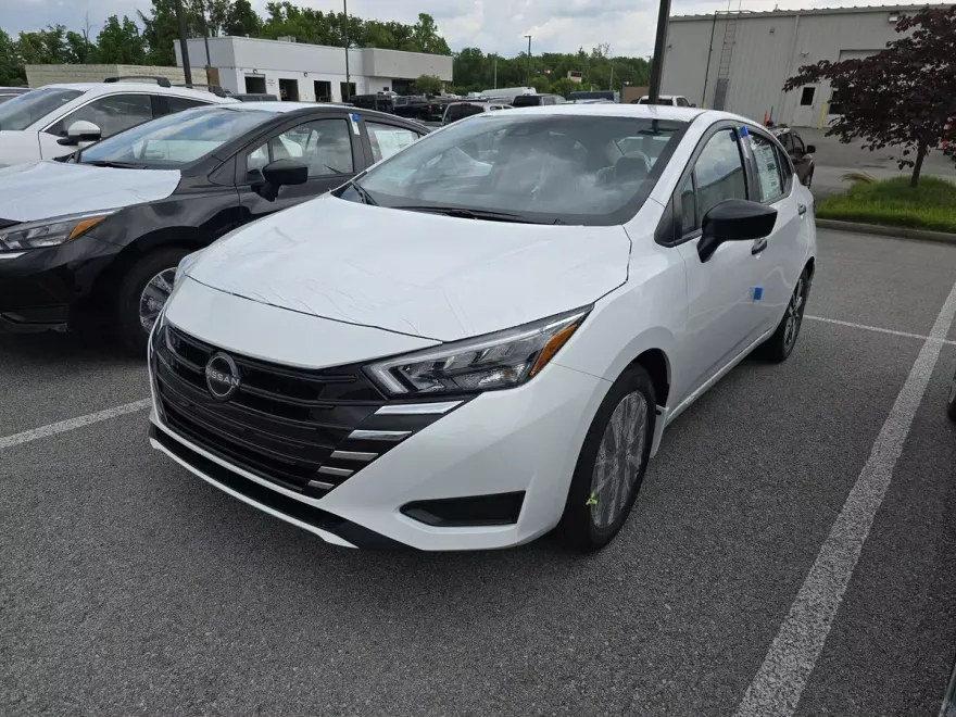 2025 Nissan Versa S photo 1