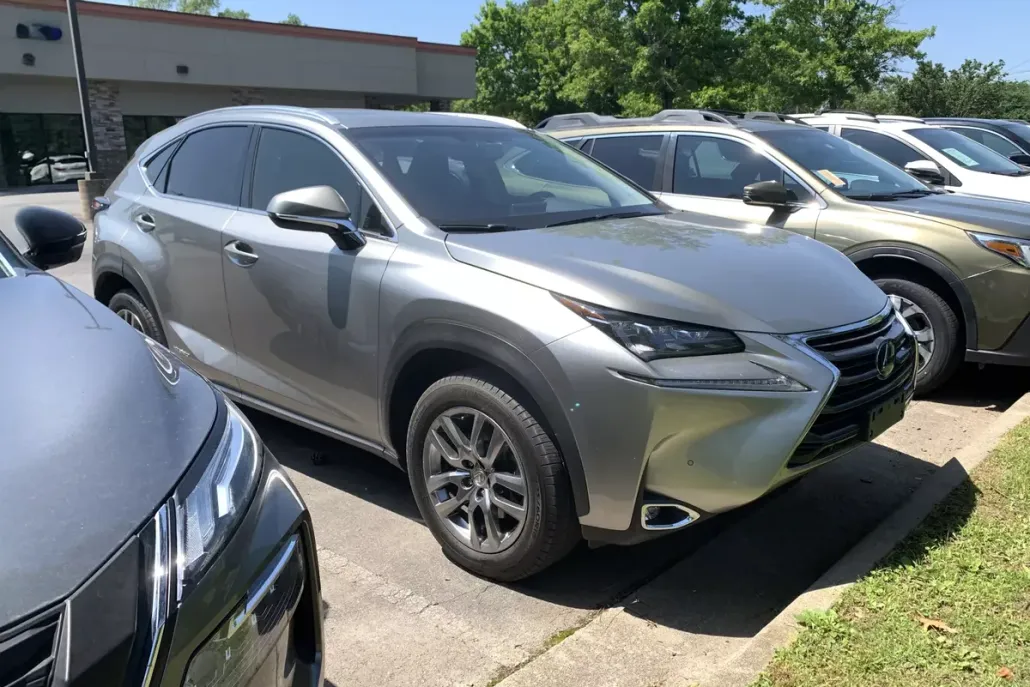 2016 Lexus NX 300h Luxury photo 1