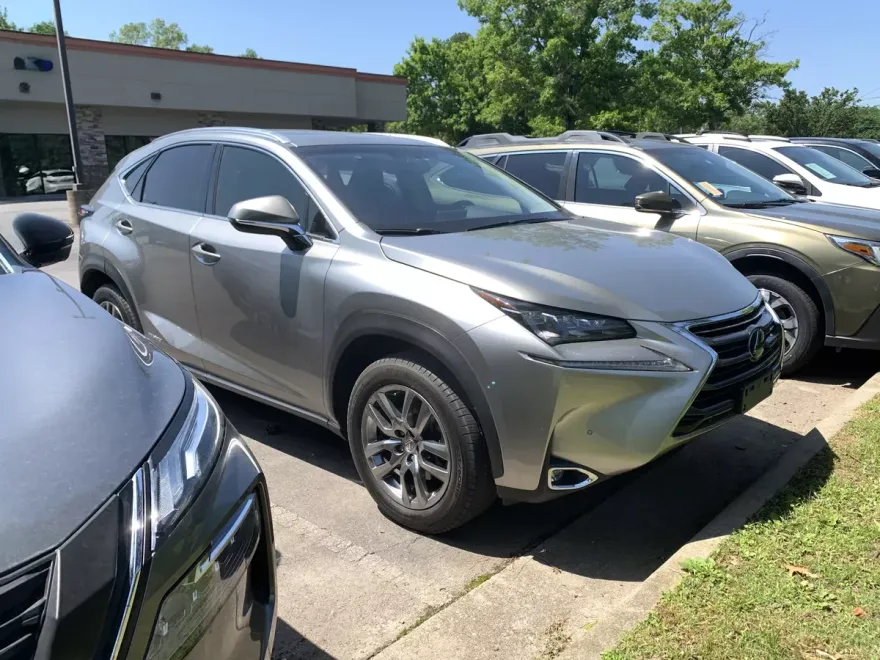 2016 Lexus NX 300h Luxury photo 1