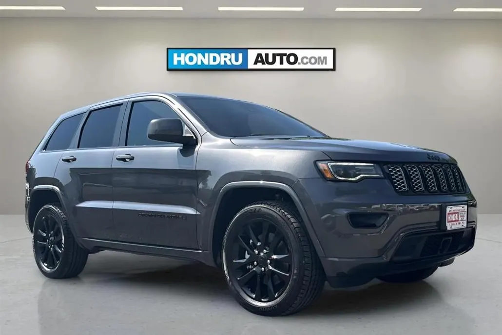2021 Jeep Grand Cherokee Laredo photo 1