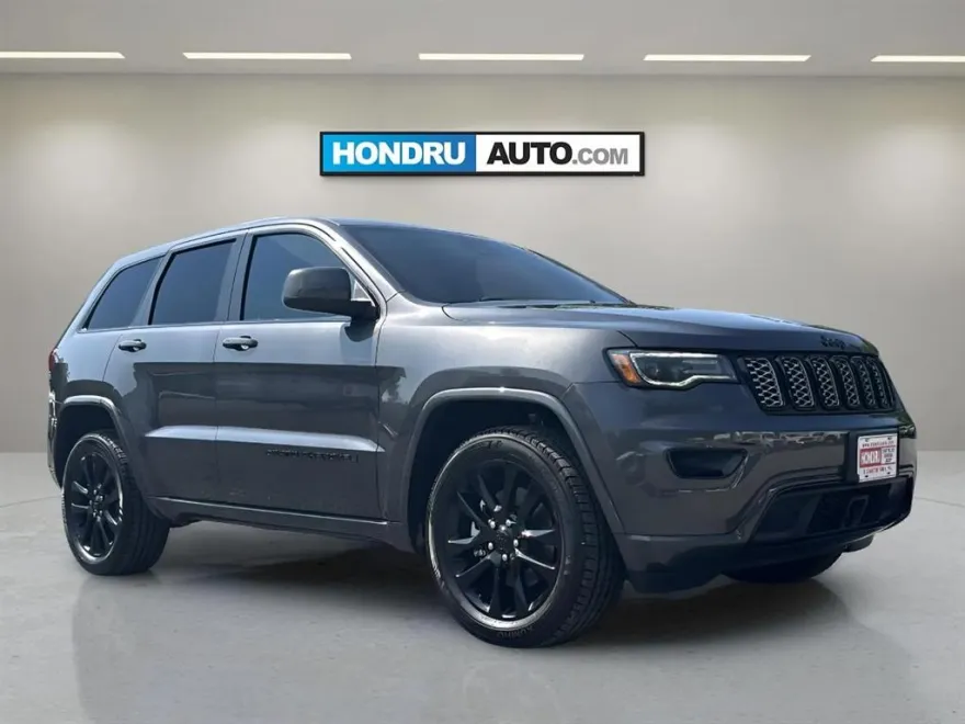 2021 Jeep Grand Cherokee Laredo photo 1