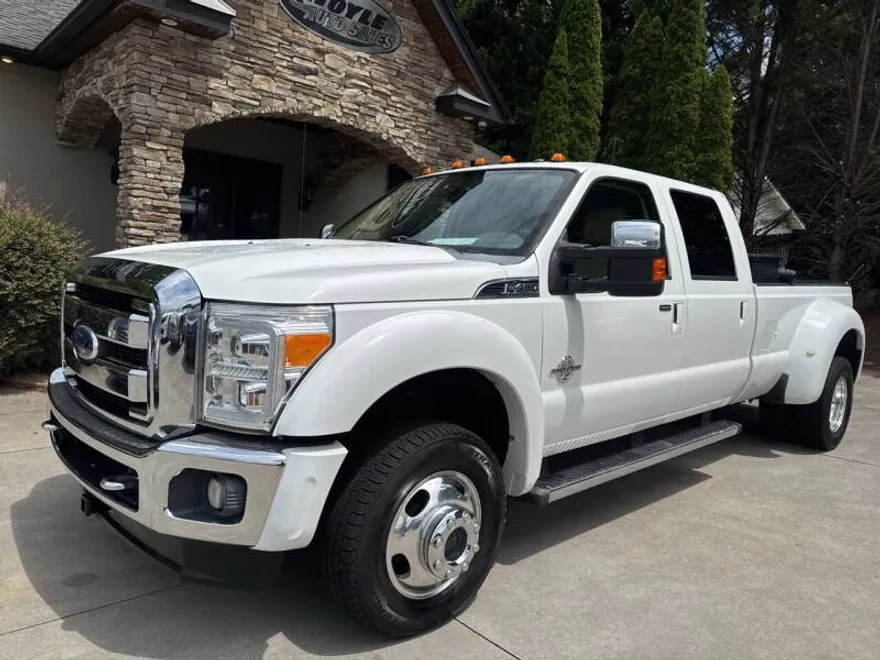 2011 Ford F-450 Lariat photo 1
