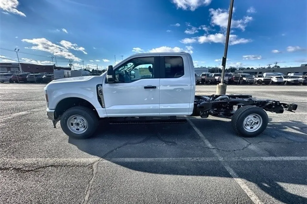 2024 Ford F-250 XL photo 1