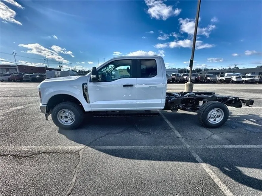 2024 Ford F-250 XL photo 1
