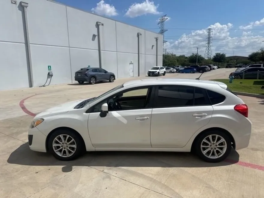 2012 Subaru Impreza 2.0i Premium photo 1