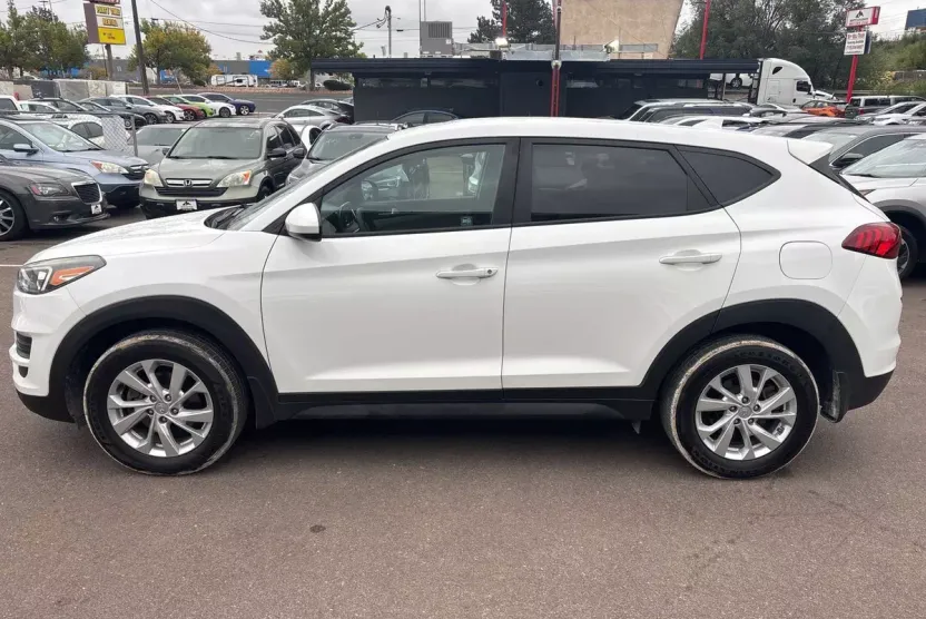 2020 Hyundai Tucson SE photo 1