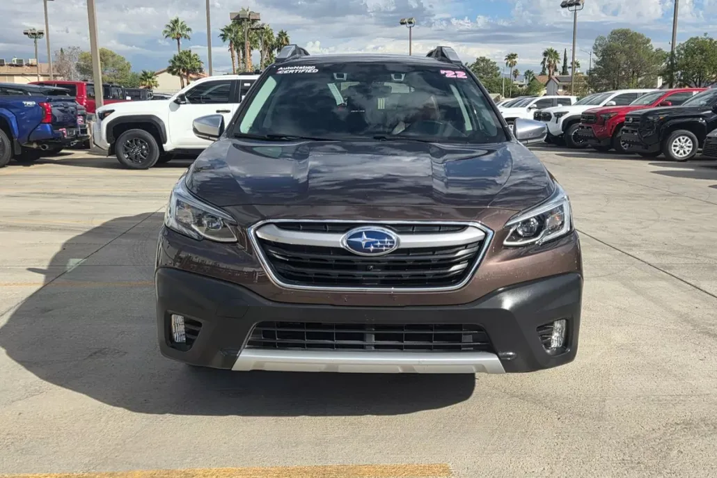 2022 Subaru Outback Touring photo 1