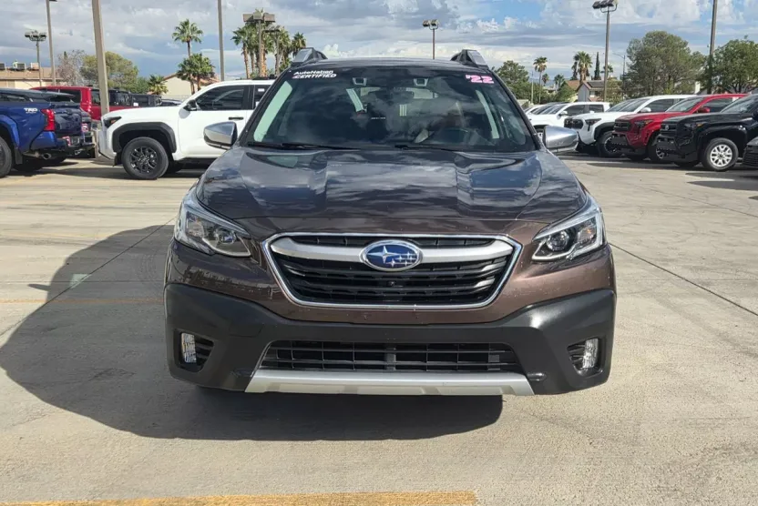 2022 Subaru Outback Touring photo 1