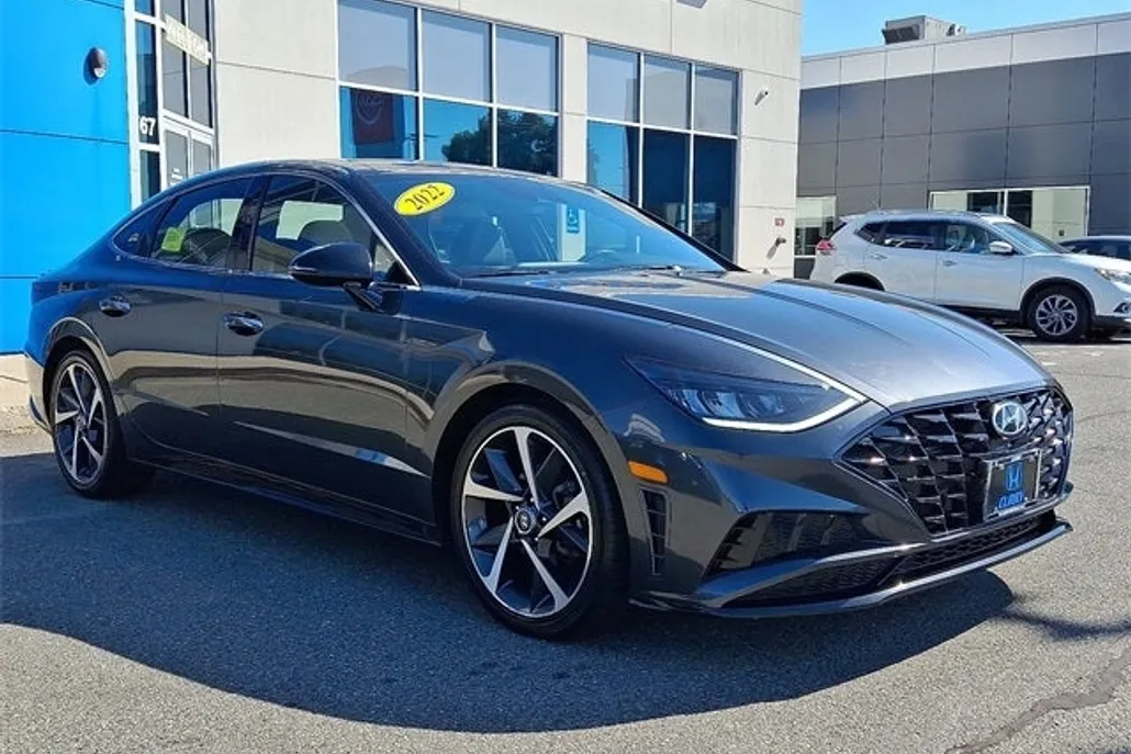 2022 Hyundai Sonata SEL Plus photo 1