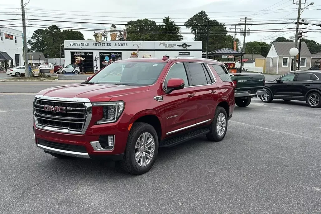 2024 Gmc Yukon SLT photo 1