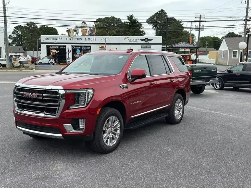 2024 Gmc Yukon SLT photo 1