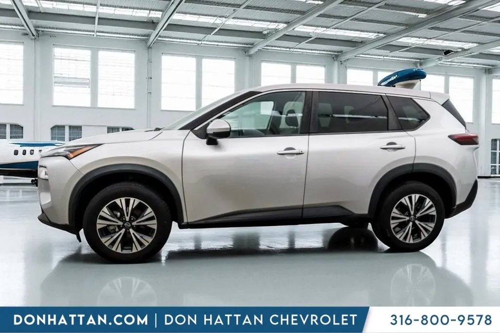 2022 Nissan Rogue SV photo 1