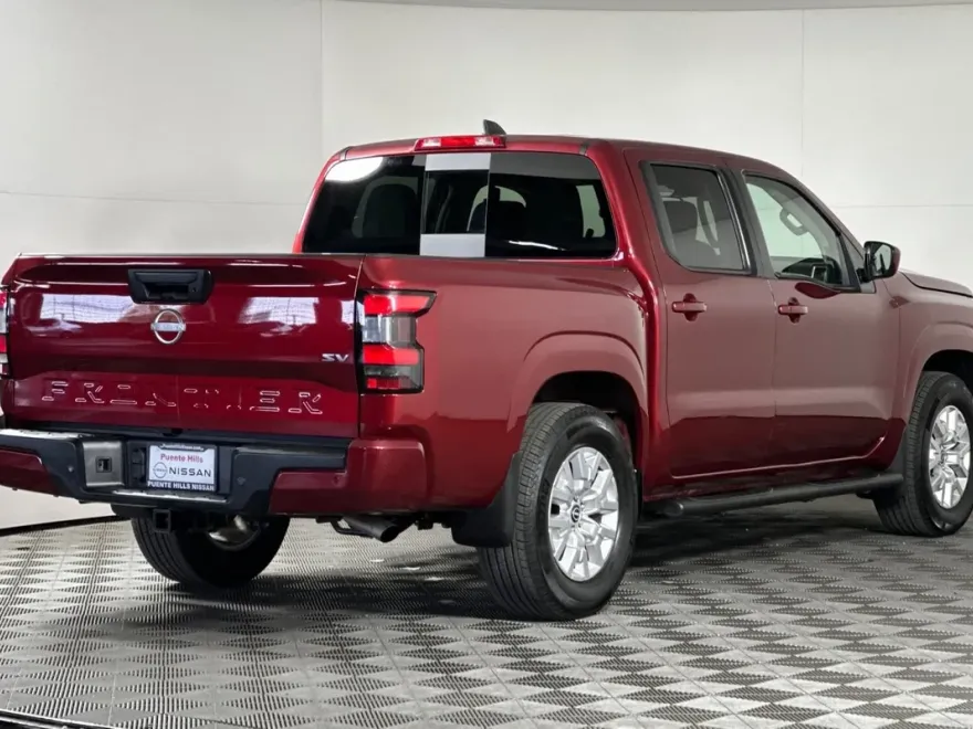 2024 Nissan Frontier SV photo 1