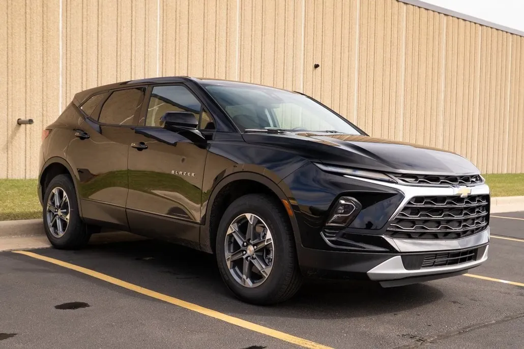 2025 Chevrolet Blazer 2LT photo 1