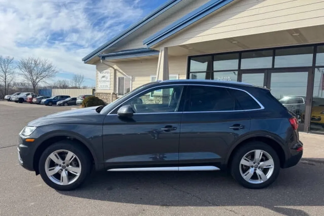 2018 Audi Q5 2.0T Premium Plus photo 1
