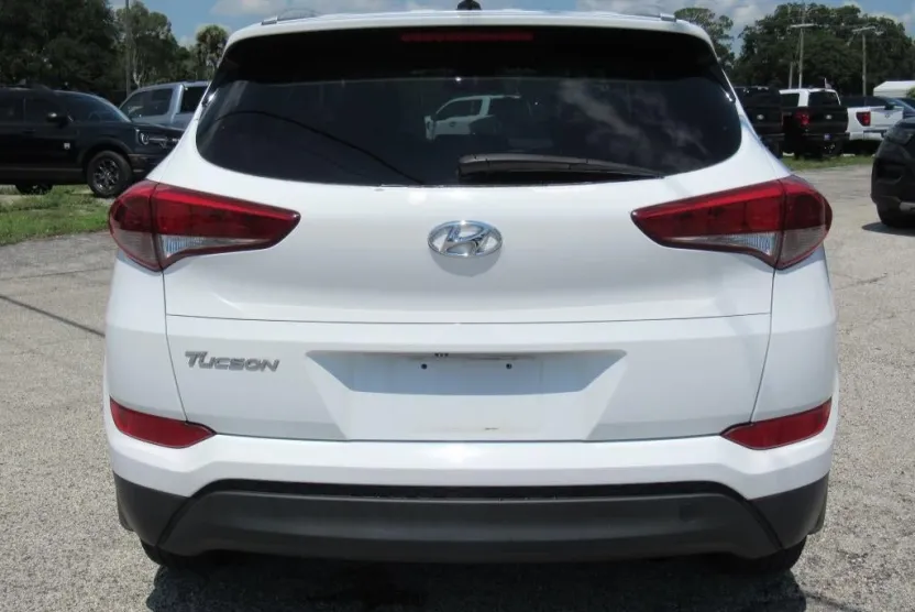 2017 Hyundai Tucson SE photo 1