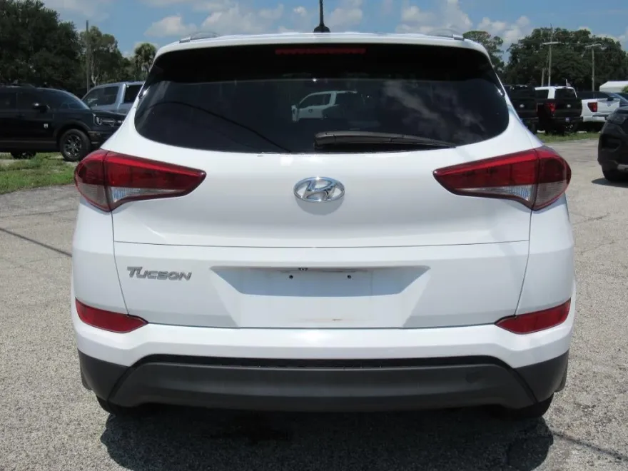 2017 Hyundai Tucson SE photo 1