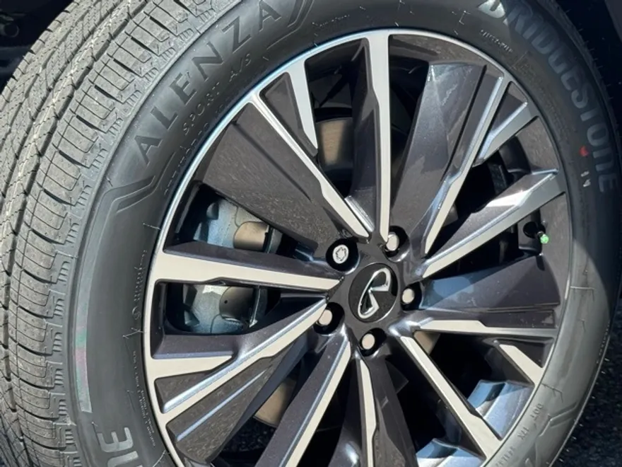2026 Infiniti QX60 Luxe photo 1