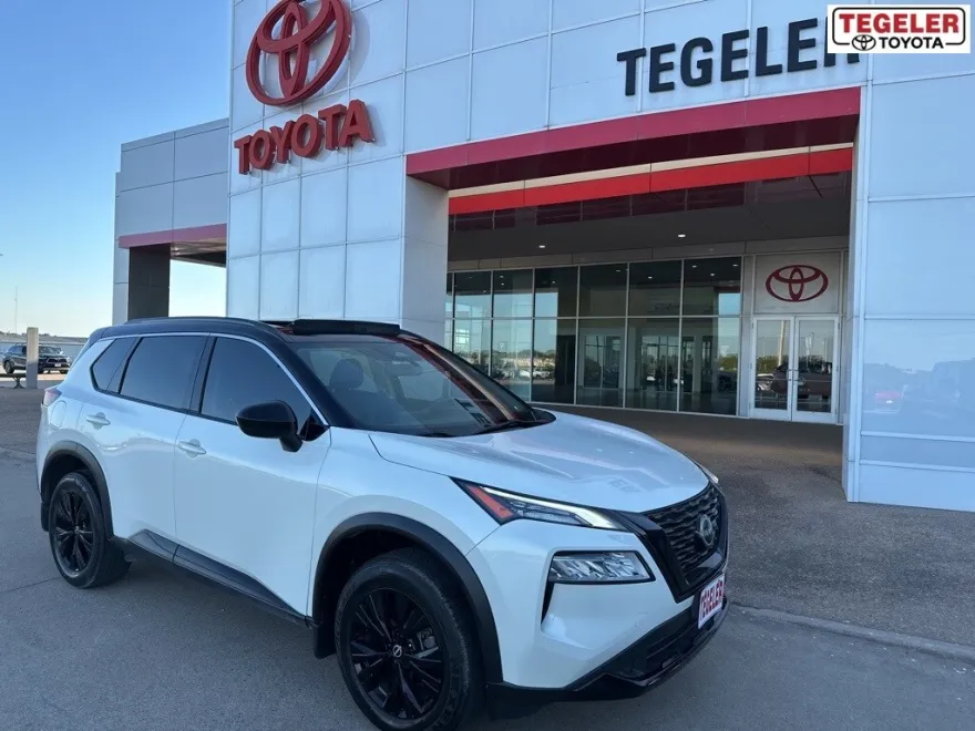 2023 Nissan Rogue SV photo 1