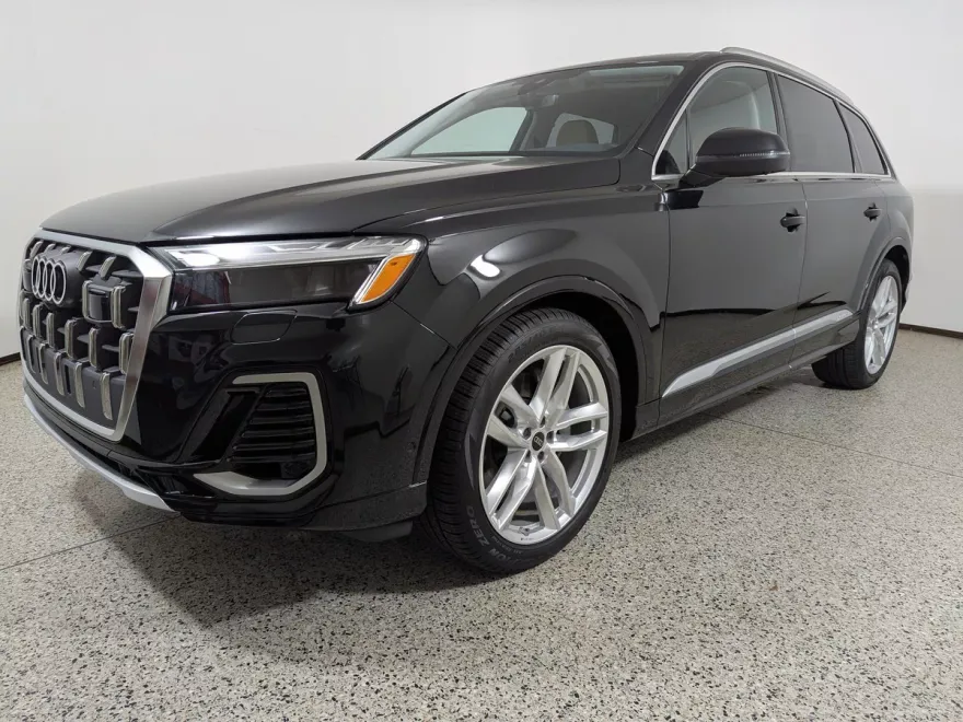 2025 Audi Q7 Premium Plus photo 1