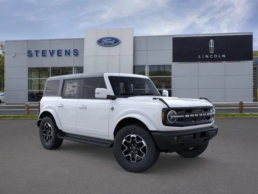 2025 Ford Bronco Outer Banks photo 1