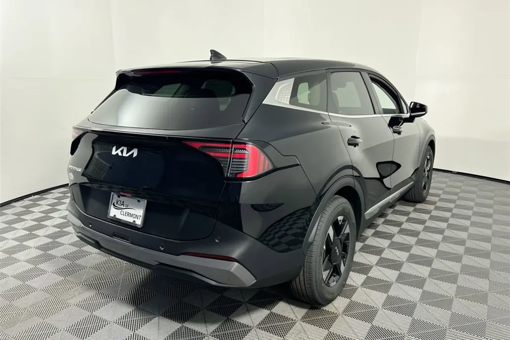 2026 Kia Sportage LX photo 1